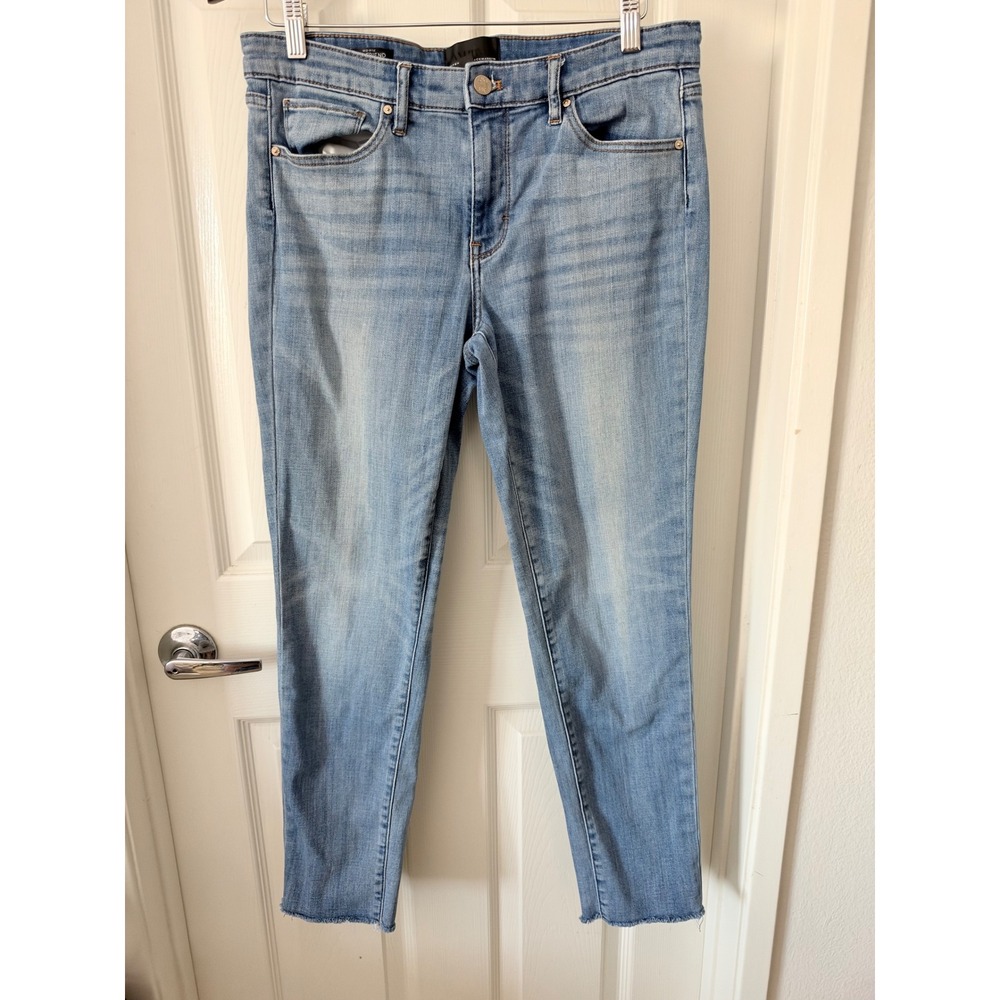 White House Black Market Mid-Rise Girlfriend Jeans Light Wash Blue Size 8 Hem